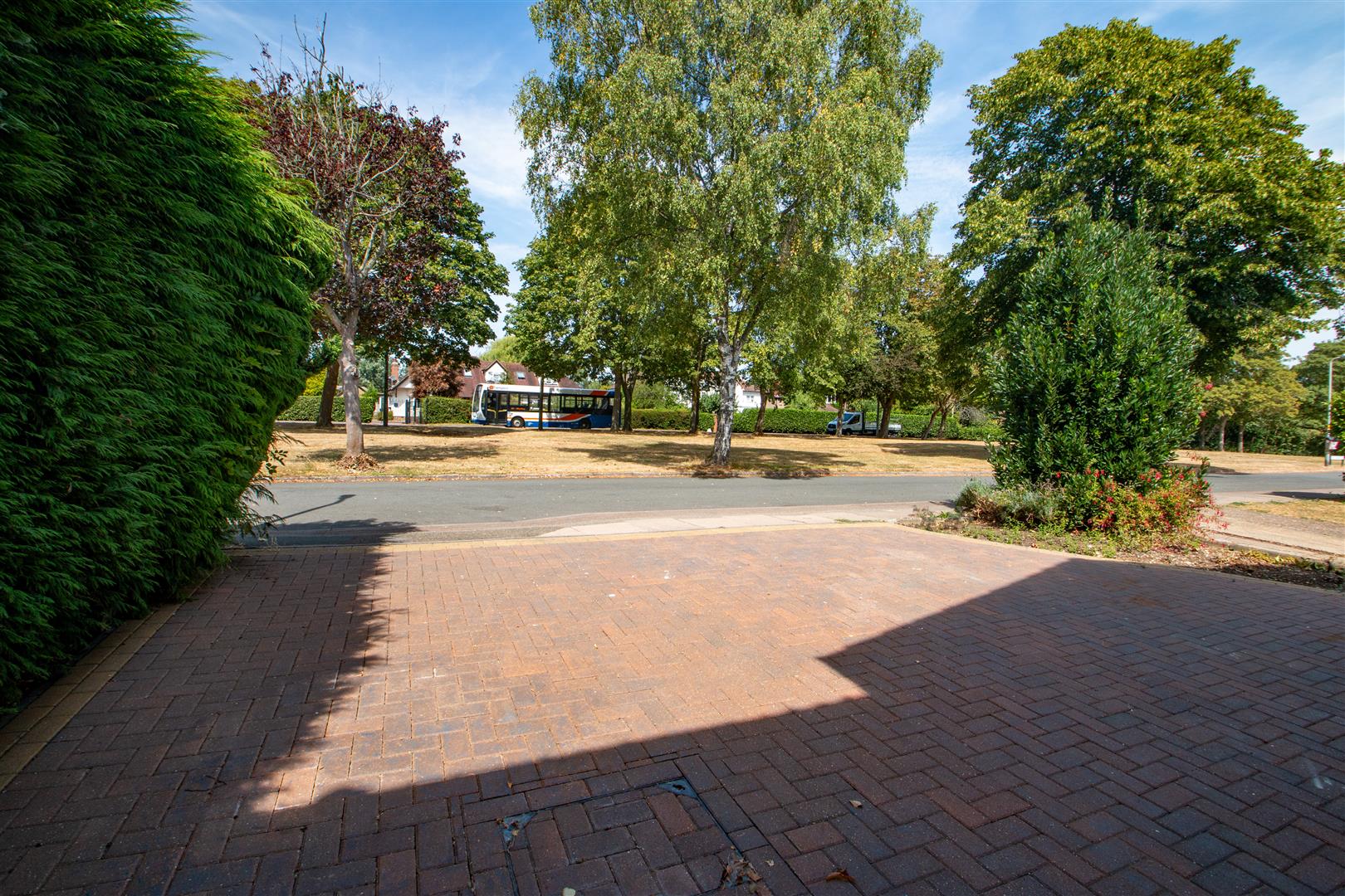 5 bed property in Buckingham Road, Milton Keynes